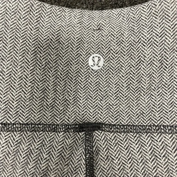 🐼Women Lululemon Athletica Gray and Black Leggings, size 4 - Picture 6 of 12